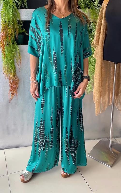 NOVERA™ | Casual tweedelig pak van satijn met ronde hals