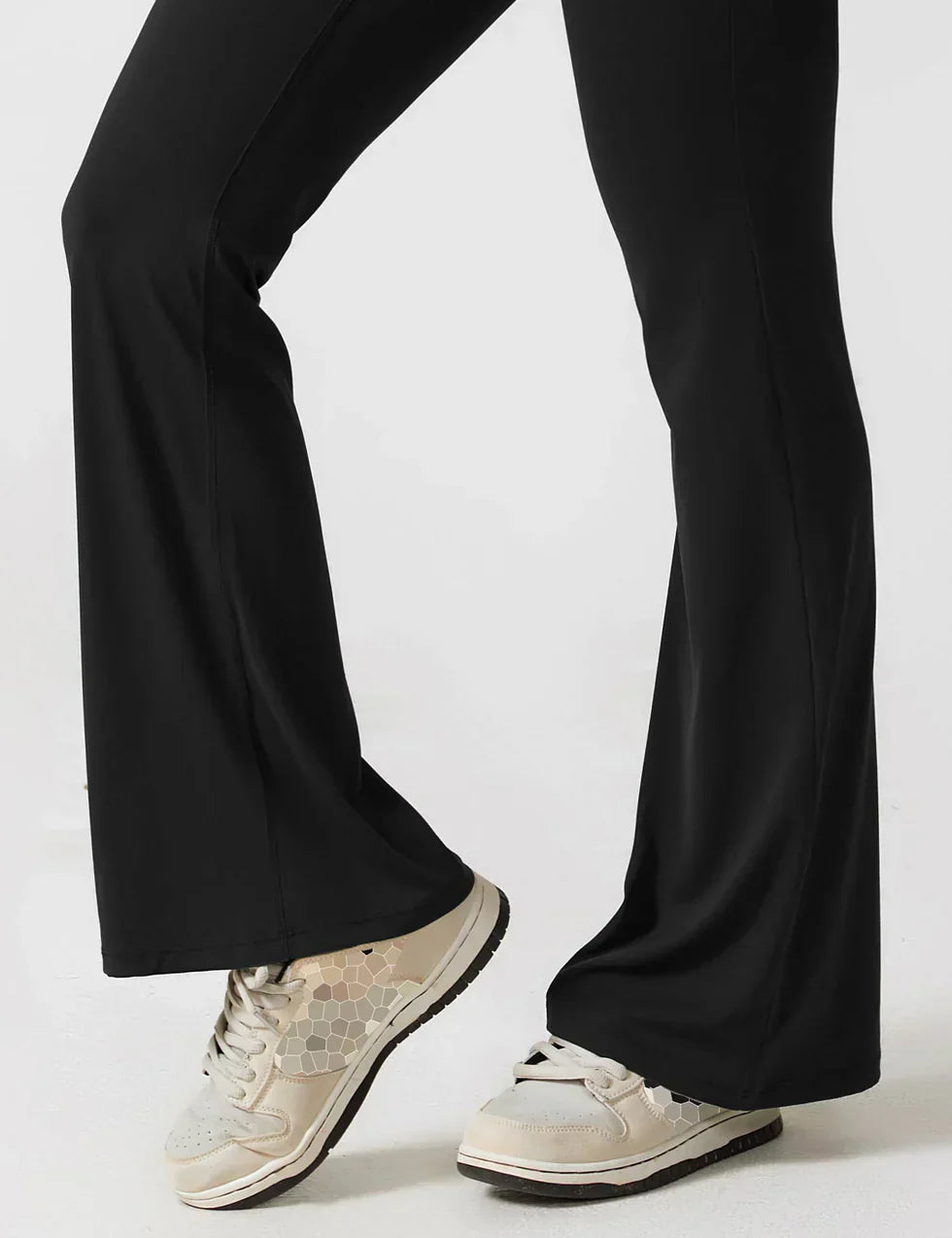 NOVERA™ | Trendy & Flatterende V-Back Jumpsuit