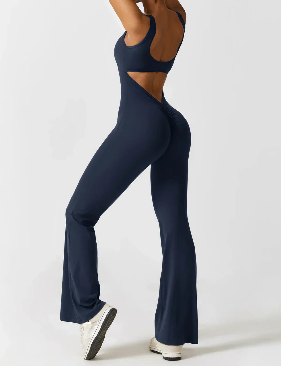 NOVERA™ | Trendy & Flatterende V-Back Jumpsuit