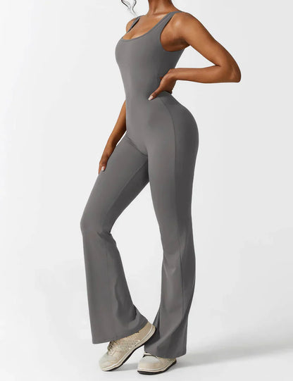 NOVERA™ | Trendy & Flatterende V-Back Jumpsuit