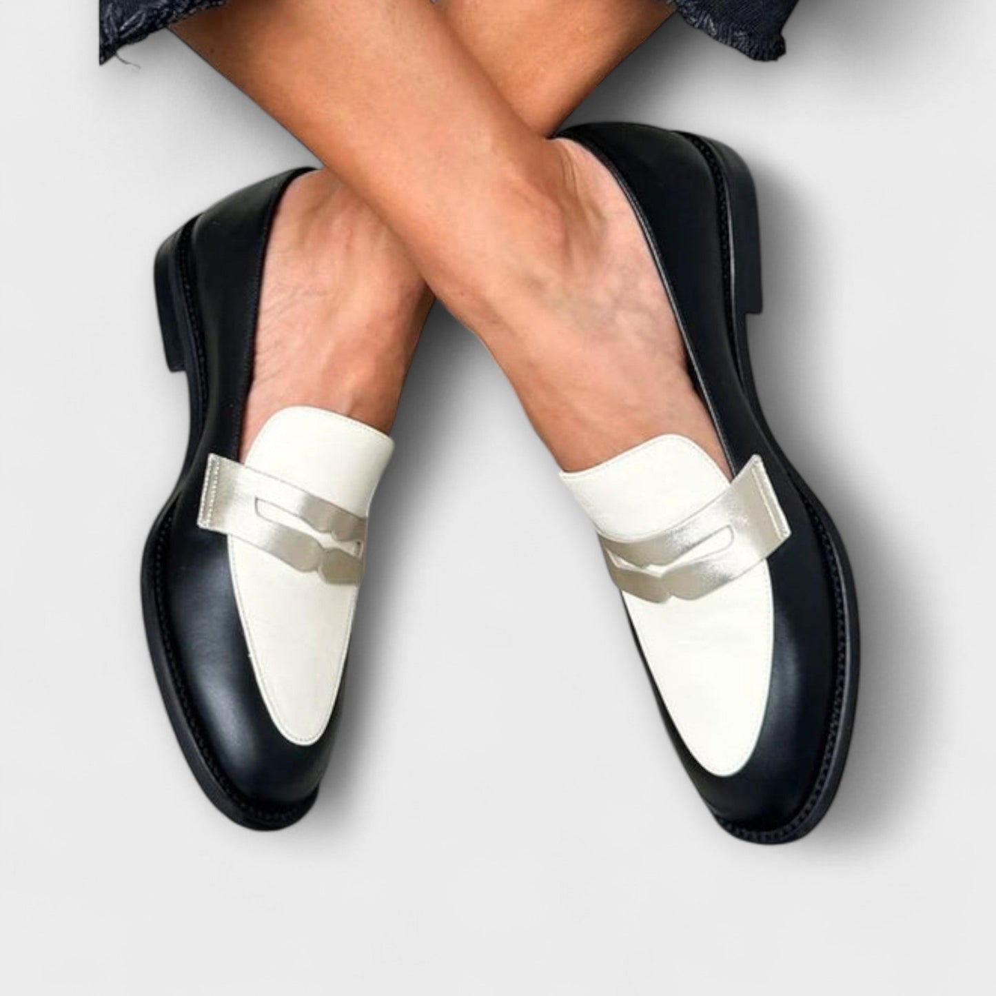 Valeria™ | Zwarte Loafers met Metalen Glans