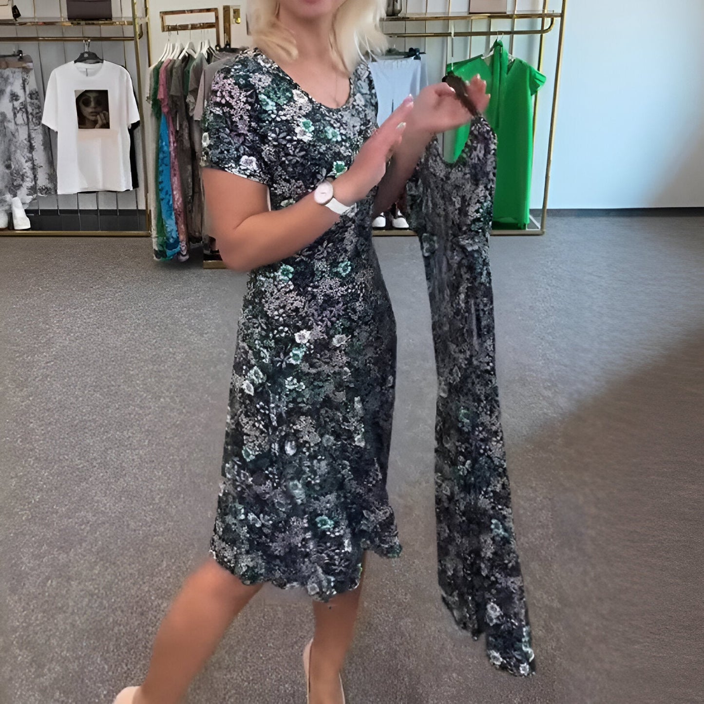 Ella™ | Luchtige Bloemenjurk met U-hals